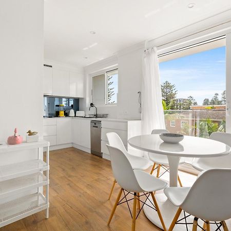 Chic Apartment Footsteps From Manly Beach Sydney Luaran gambar