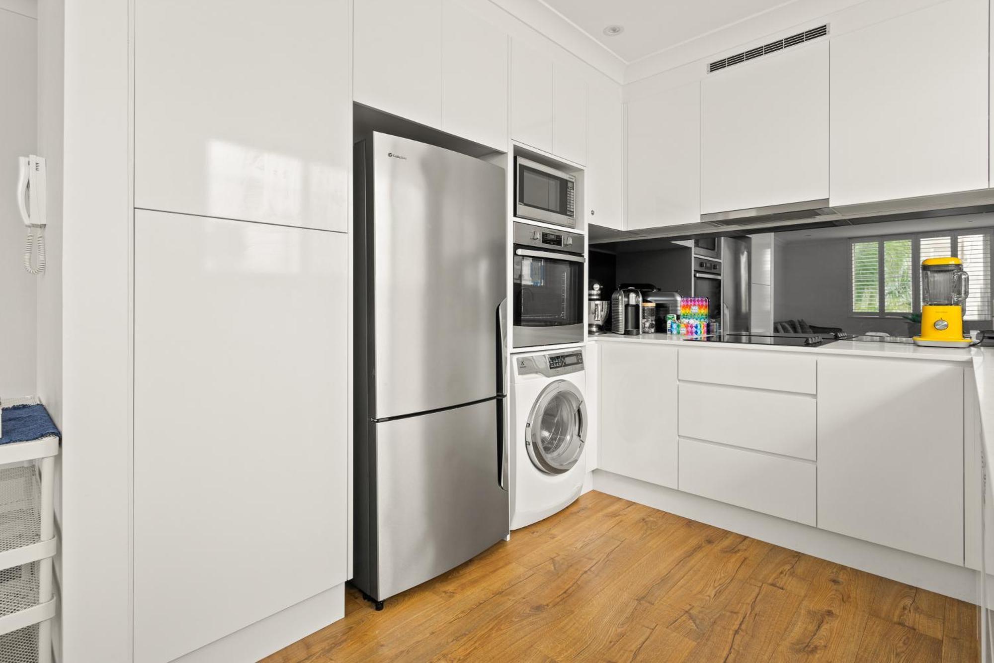Chic Apartment Footsteps From Manly Beach Sydney Luaran gambar