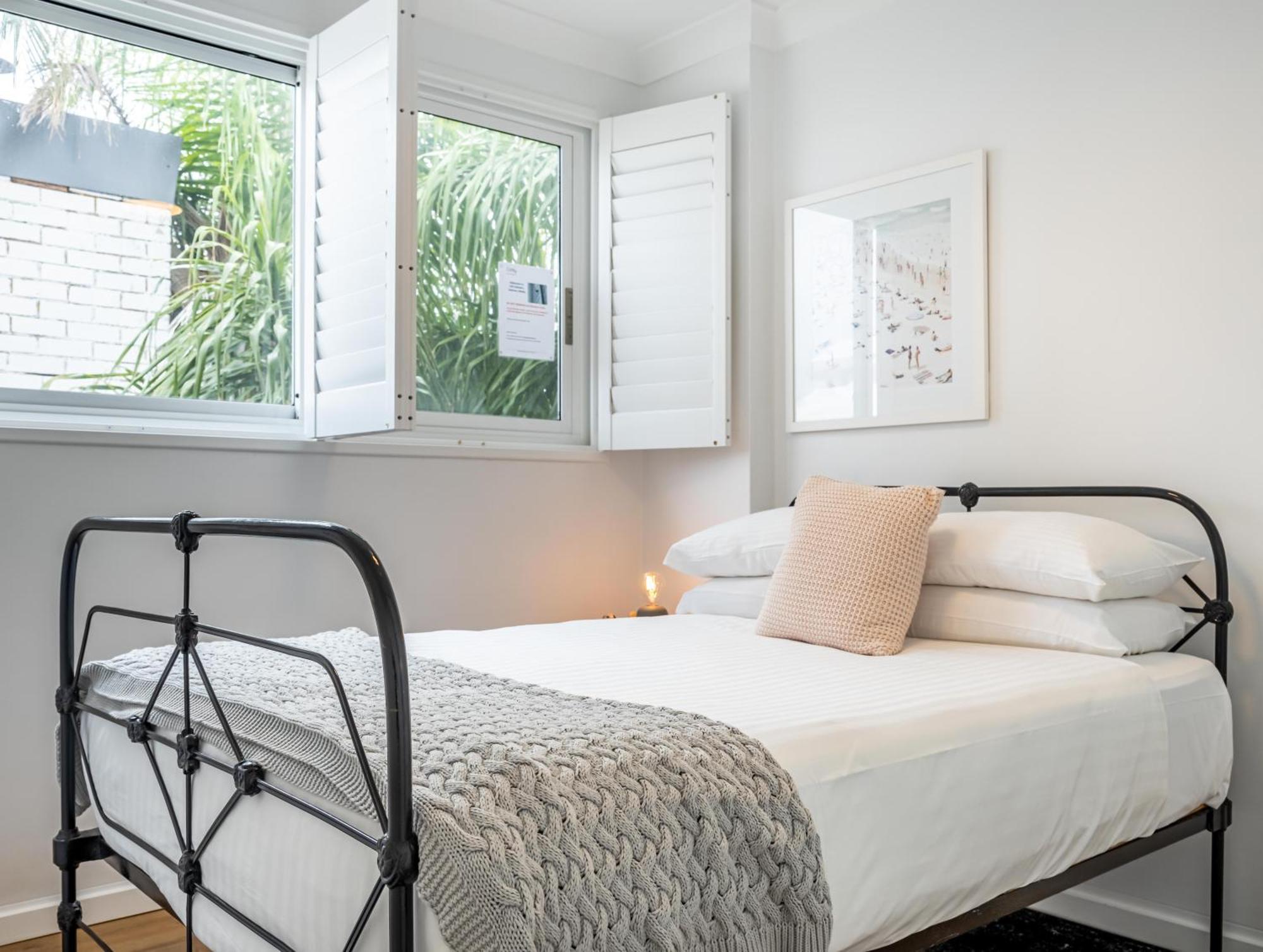 Chic Apartment Footsteps From Manly Beach Sydney Bilik gambar